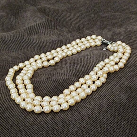 Franklin Mint Jackie Kennedy Triple Strand Pearl Necklace With CZ Clasp - Picture 10 of 16